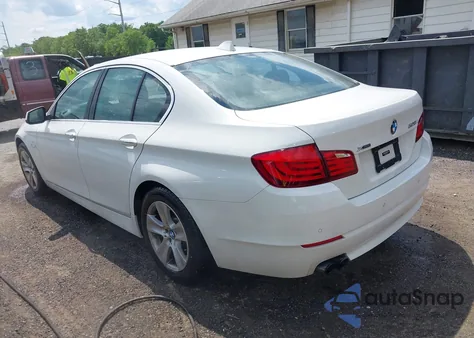 2013 BMW 528I xDrive z USA, uszkodzony, nr VIN WBAXH5C58DD113587